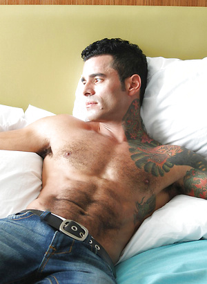 Alexsander Freitas posing naked