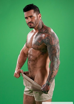 Alexsander Freitas Locked and Loaded