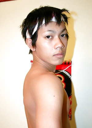 Ken Practicing the Martial Arts of the Ninja
