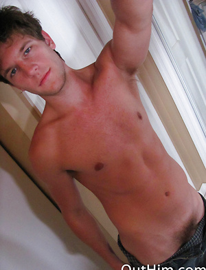 Straight dudes get there gay-ass lives exposed