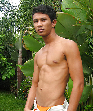 Hot Gene strips outdoors