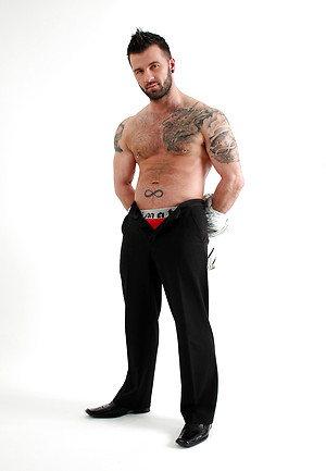 Tattooed hunk Manuel DeBoxe