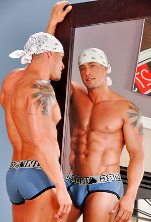 Cody Cummings naked