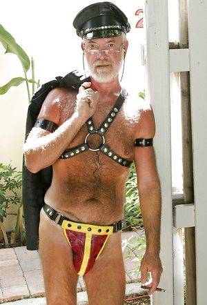Thom Daddy - hairy old man