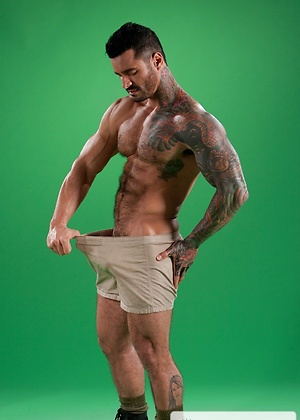 Alexsander Freitas shows big cock