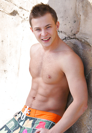 Hot polish muscle boy posing naked