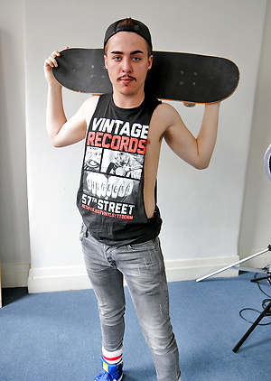 Meet our cheeky new mate - 18 y/o Aussie boy Noah Kelly