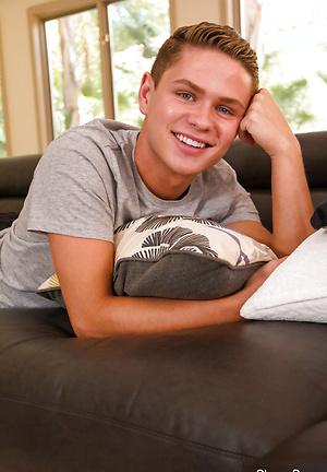 Dylan Hayes Solo Session by Helix Studios image 3