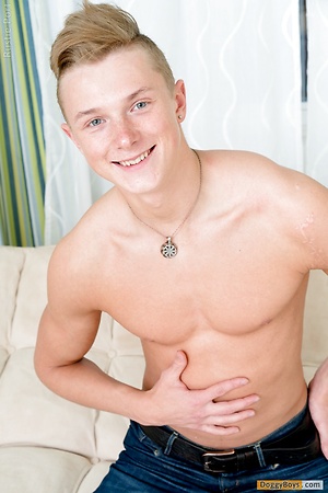 Fit straight boy Rustie splashes cream out