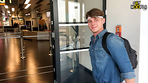 Price Hogan Jerks Off On Airplane To Europe
