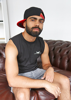 My handsome mate Lachlan Wolf is back in the studio