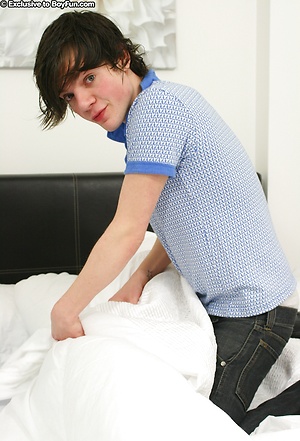 Cute Sandy  twinks solo
