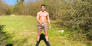 Muscular Hunk Carter