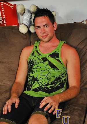 Jayden is a 20 years old, dark haired, cute, and hairy in all the perfect spots.