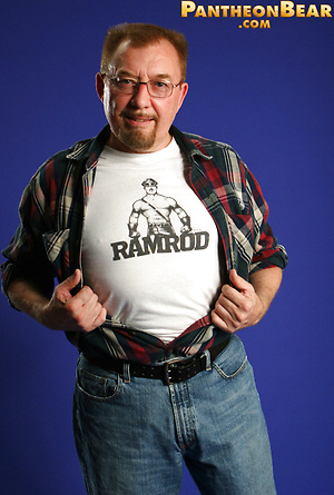 Bill Hagen shows cock