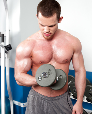 Hot gay Kurtis Wolfe jacking off in the gym
