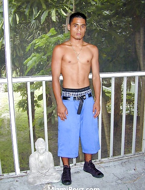 18 year old student from Guatemala Manuel