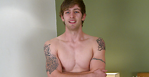 Straight Tattooed MMA Expert Chester Wanks His Uncut 9 incher!
