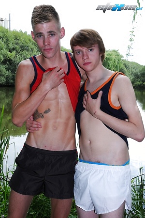 Horny Cross-Country Runners Stop Off For A Hot Flip-Flop Fuck In The Open!