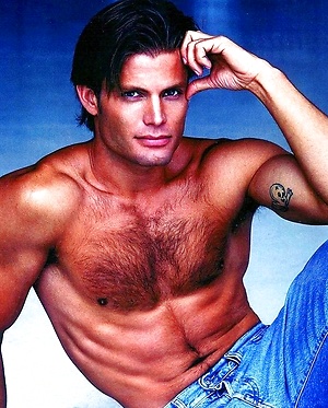 Casper Van Dien
