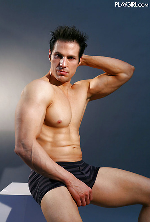 Hot muscled brunette Julian
