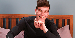 Straight Pup Caspar gets his First Man Wank & Cums a Nice Big Load Without Touching his Cock all Shoot!